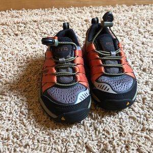 Keen toddler boys hiking shoes